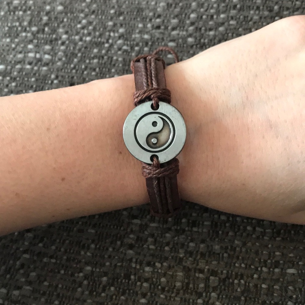 Adjustable yin-yang bracelet. Unisex.